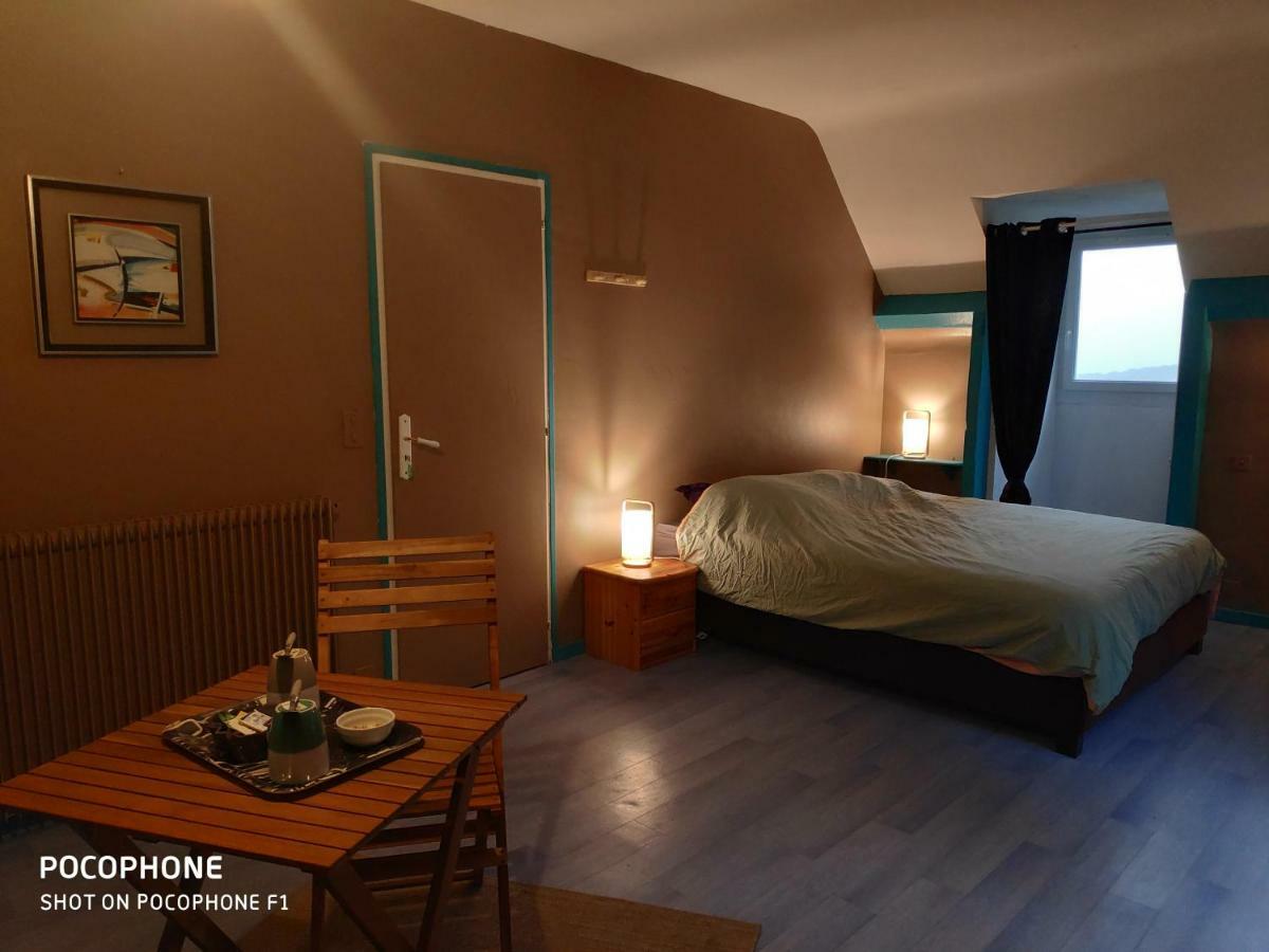 B&B En Plein Coeur De La Foret Artiguelouve Bagian luar foto